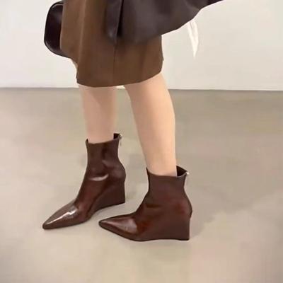Botins de Salto Anabela Outono Inverno Novo Bico Fino Impermeável Fecho Atrás Sola Macia Botas Skinny