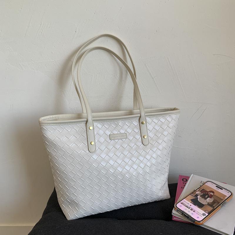 Premium commuter retro bag women's new fashion woven pattern shoulder bag large capacity portable tote bag