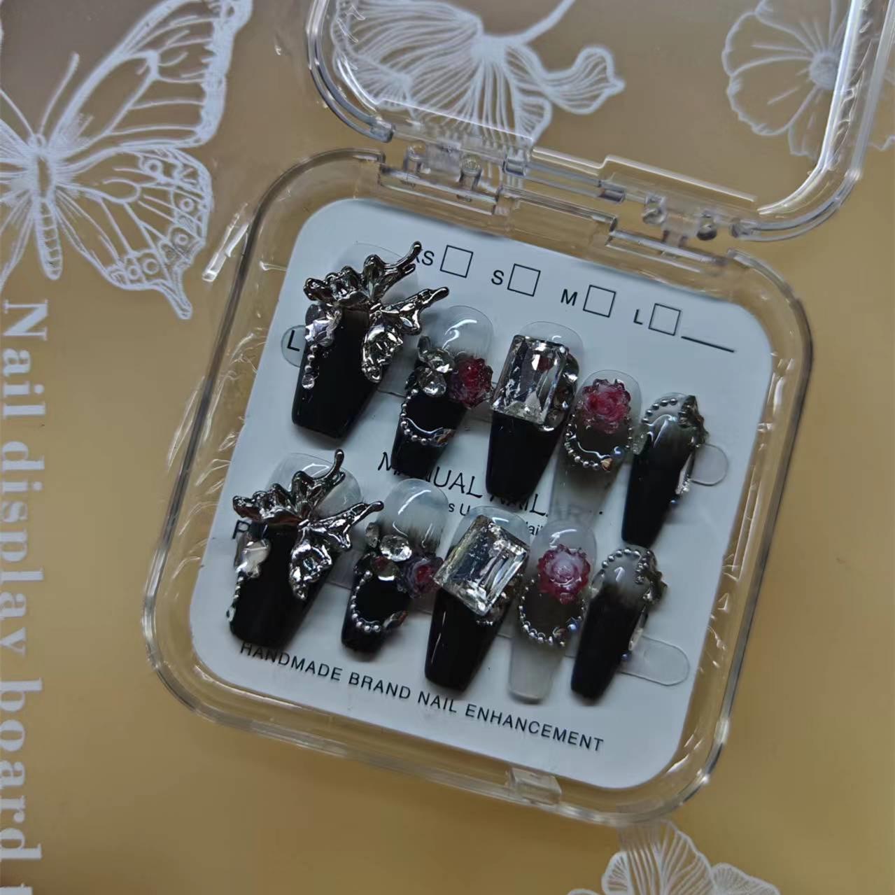 

Высококачественные градиентные черные накладные ногти ручной работы со съемным дизайном красной камелии и бабочки Large