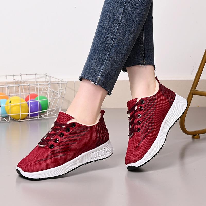 Winter New Sports Shoes Women's Autumn and Winter Plus Cotton and Velvet Women's Shoes Soft Sole Wear-resistant