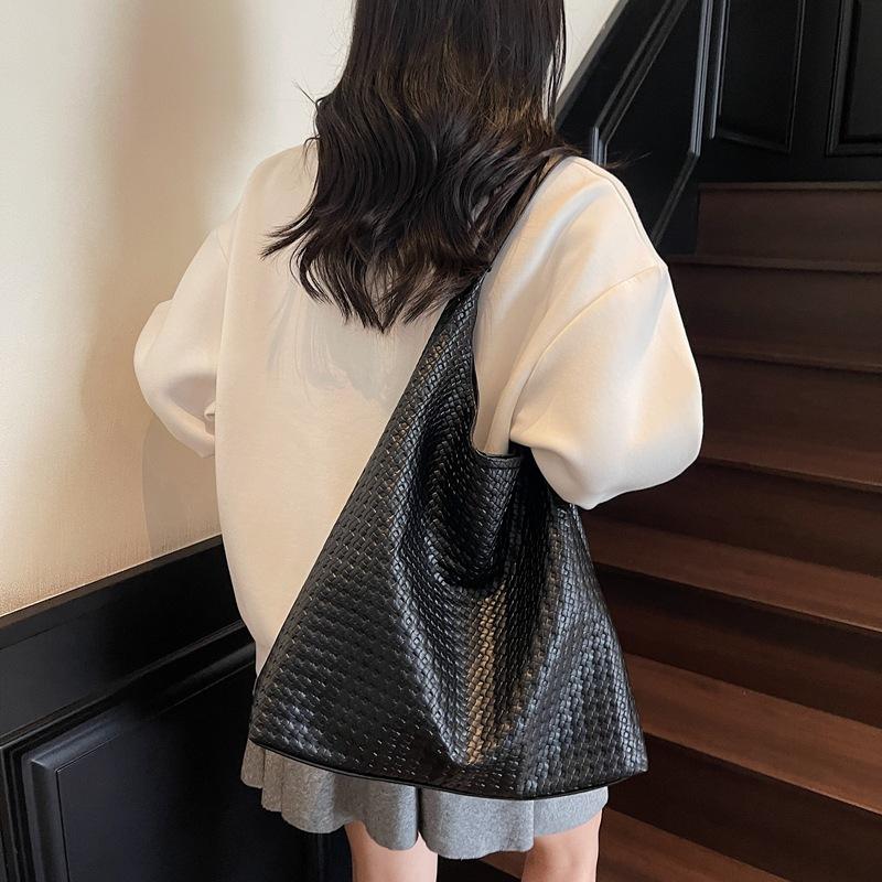 New retro fashion tote bag women's commute to work underarm bag Sen cute autumn trend shoulder bag