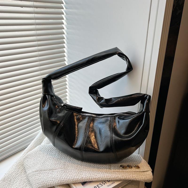 Soft Leather Shoulder Bag Crescent Armpit Bag New Horn Dumpling Bag Large Capacity Minimalist Lazy Wind Messenger Bag