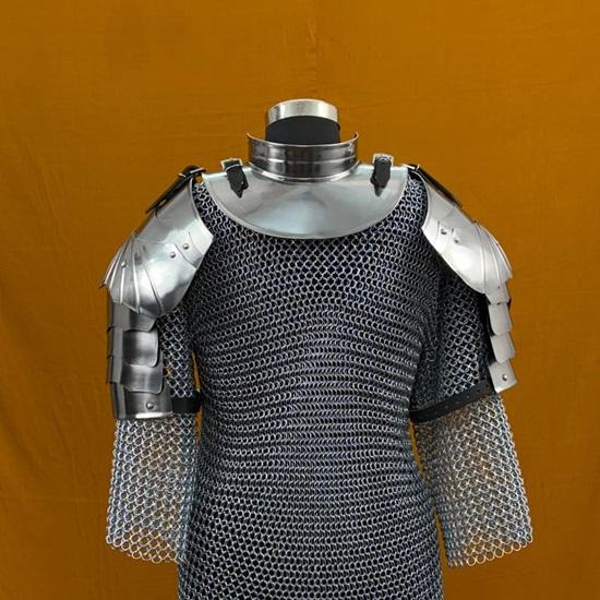 Royal Women's Chainmail Armor Set  Elegant Medieval Battle Gear with Pauldrons Gorget for , Cosplay Historical Reenactments