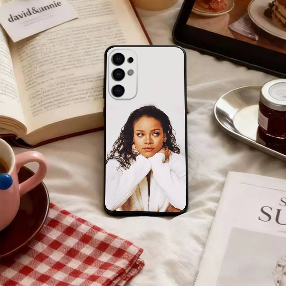 

Singer Rihanna Phone Case Soft black For Samsung S25,S24,S21,S22,S23,S30,Ultra,S20,Plus,Fe,Lite Samsung S21Ultra