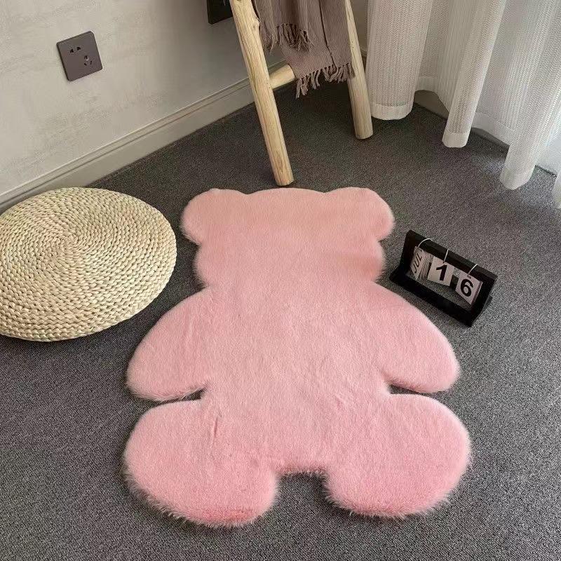 Adorable Bear Plush Rug - Heart-Shaped Decorative Carpet for Children's Room or Bedroom Floor.