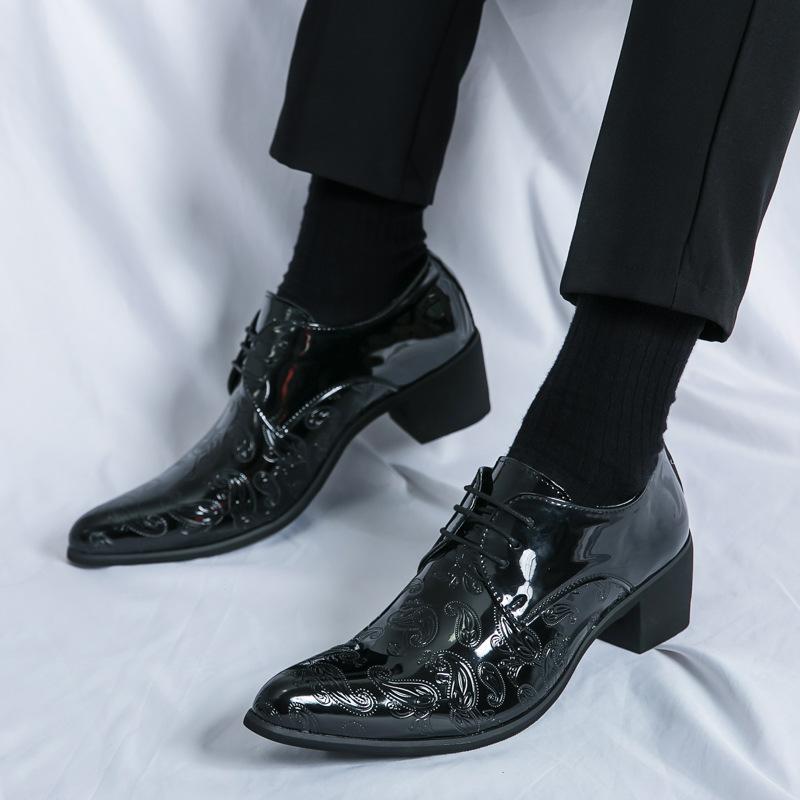 

2025 men s pointed leather shoes heightened patent leather glossy casual thick heel hairstylist casual leather shoes Douyin 2025 38