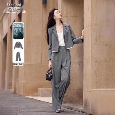 Abiti e completi – Completi con pantaloni