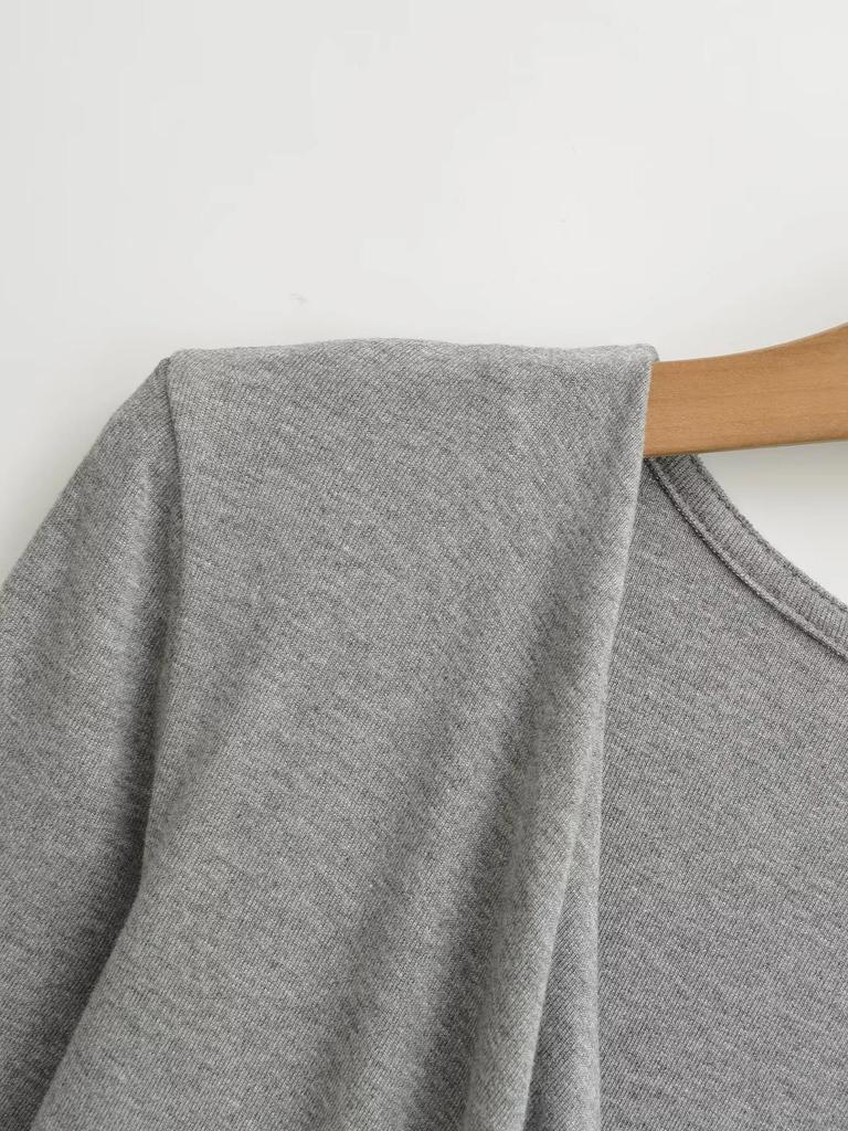 Mature Style V-neck Cross-Pleated Long-Sleeve Top for Women – Autumn/Winter Slimming Waist T-shirt