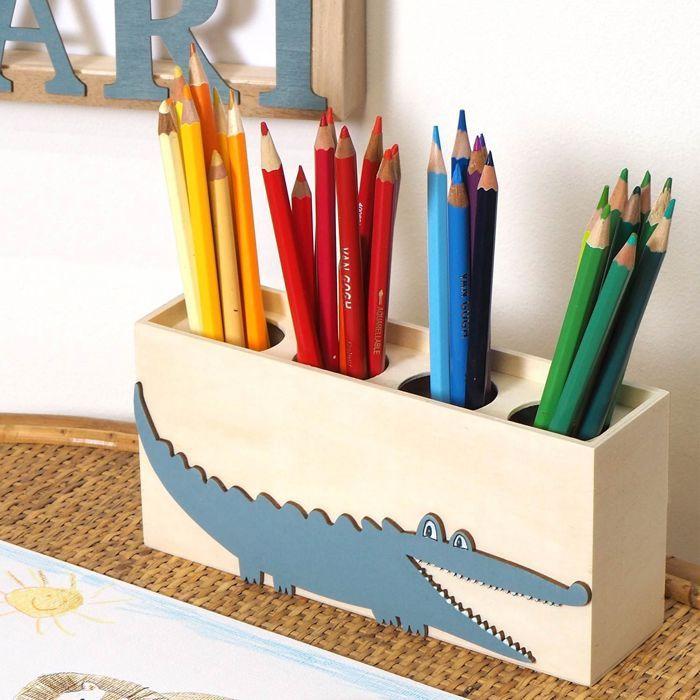 Pot à crayon crocodile en bois