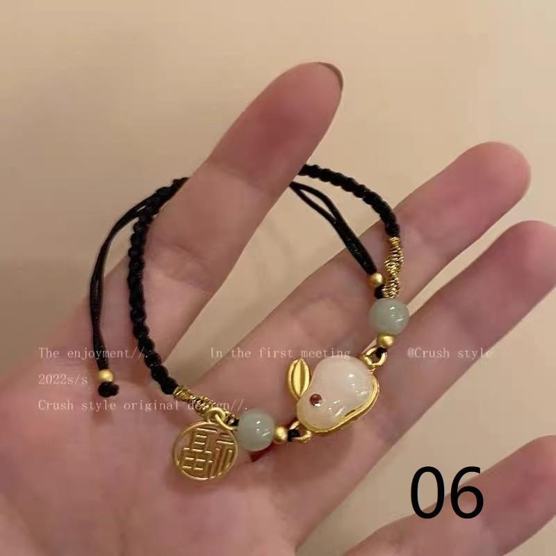 Alloy Stylish Heart Bracelet For Women Modern Highend Fashion Hand Ornament