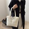 Stylish Large Capacity Tote Bag For Women With Minimalist Design And Trendy Colors