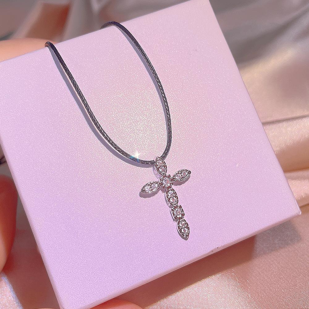 Fashion Full Zircon Cross Cross Pendant Necklace Female Party Birthday Jewelry Gift Christian Cross Zircon Pendant Necklace Fine Women's Jewelry