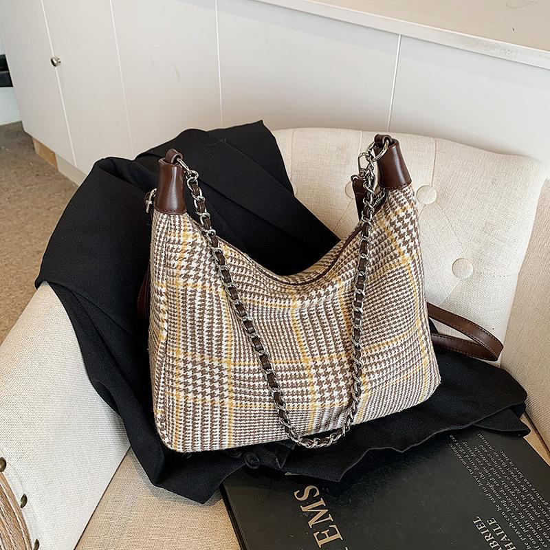 Bag Women's Large-capacity New Casual Messenger Bag Chain Commuter Bag