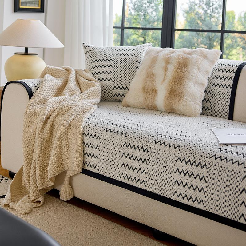 

Glutinous Rice Velvet Sofa Cushion, Universal In All Seasons, Non-Slip And Dirt-Resistant, Advanced Seat Cushion New Thickened Sofa Cover 70*70cm