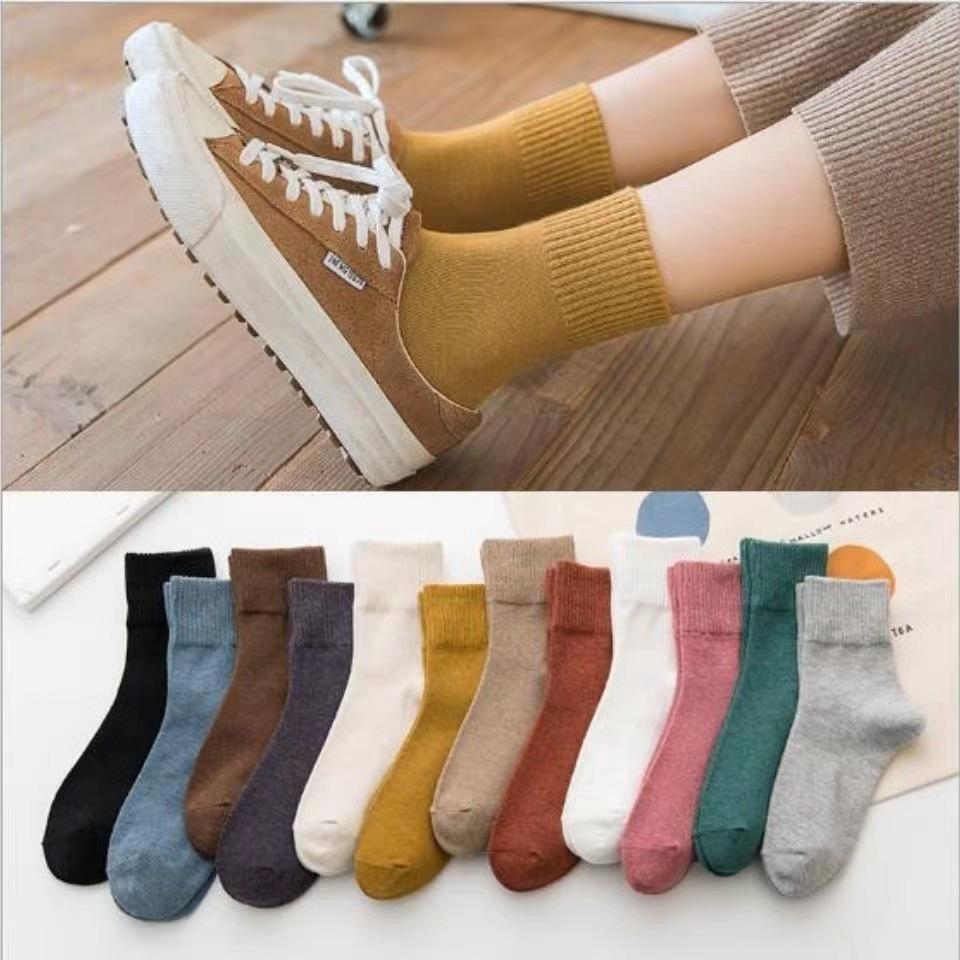 3 Pairs Unisex Mid-Calf Socks: Trendy, Breathable, Sweat-Absorbent, Solid Color for Autumn/Winter Y185