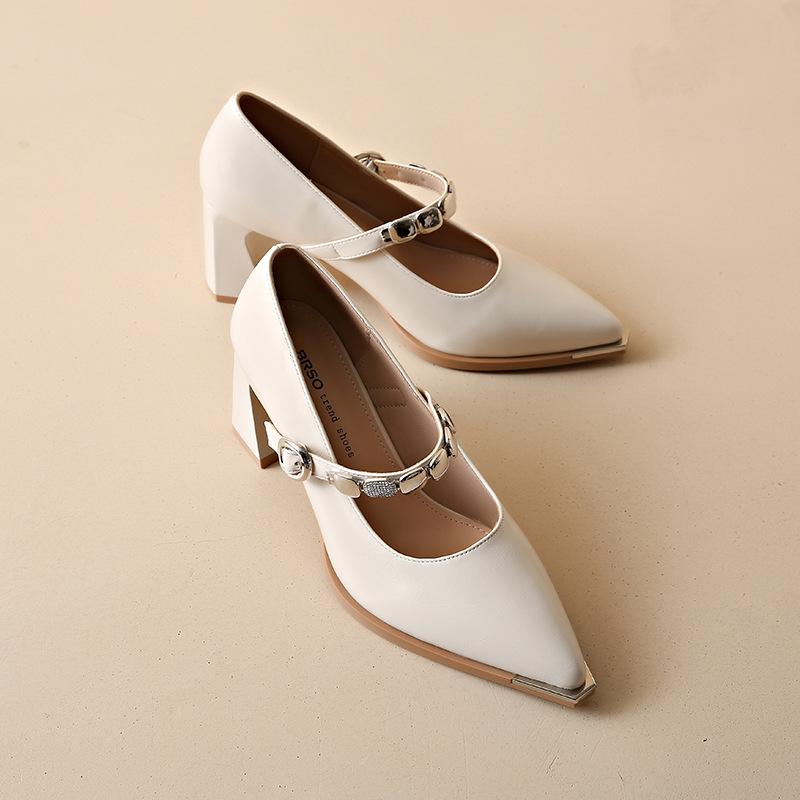 

Leather pointed thick heel single shoes women s 2025 spring new fashion women s shoes one-word buckle with light mouth high heel small leather shoes 34 бежевый