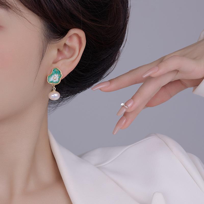 Neue fähige Luxus Neue Chinesische Ölmalerei Lotusblatt Perlenohrringe Damen Geschenke Bankettschmuck 2024