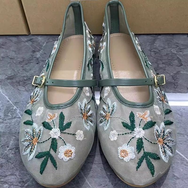 Fashion 2025 New Retro Flower Embroidery Mesh Ballet Flats for Women Plus Size Summer Fashionable Breathable Round Toe Mary Jane Shoes