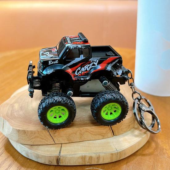 Keychain Pendant Portable Off-Road Racing Design Keyring with Metal Ring Pull-Back Toy Mini Car Keychain Toy
