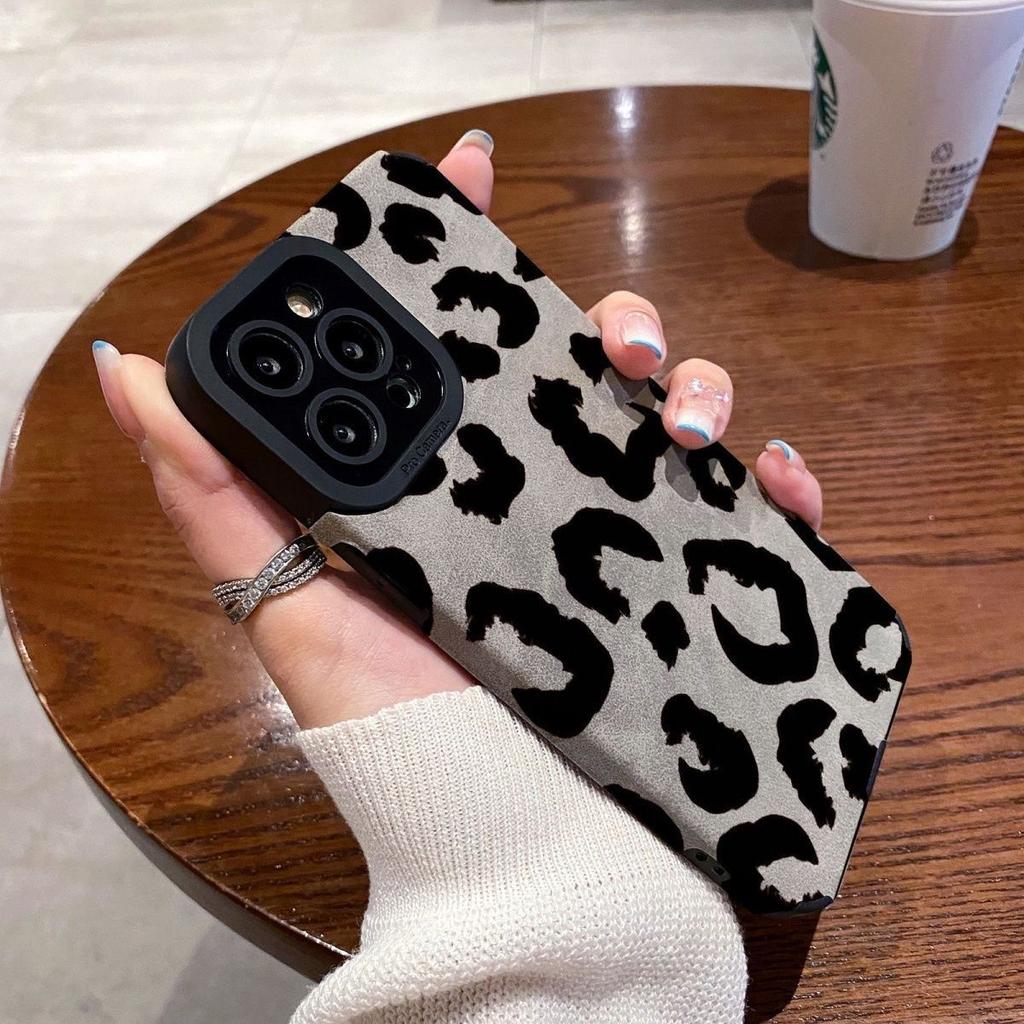 Retro Suede Milk Print Leopard Print Suitable for New Apple 16promax Anti Fall Case 15iphone14