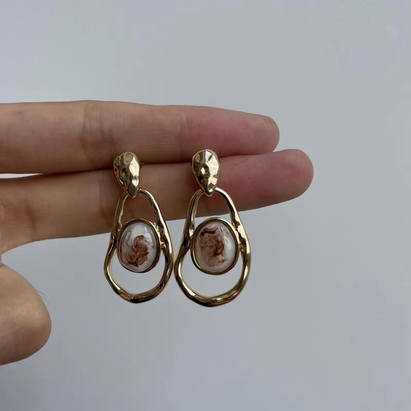 1 Pair Literary and Retro Irregular Hollow Earrings Women's Unique Niche Design Temperament Earrings