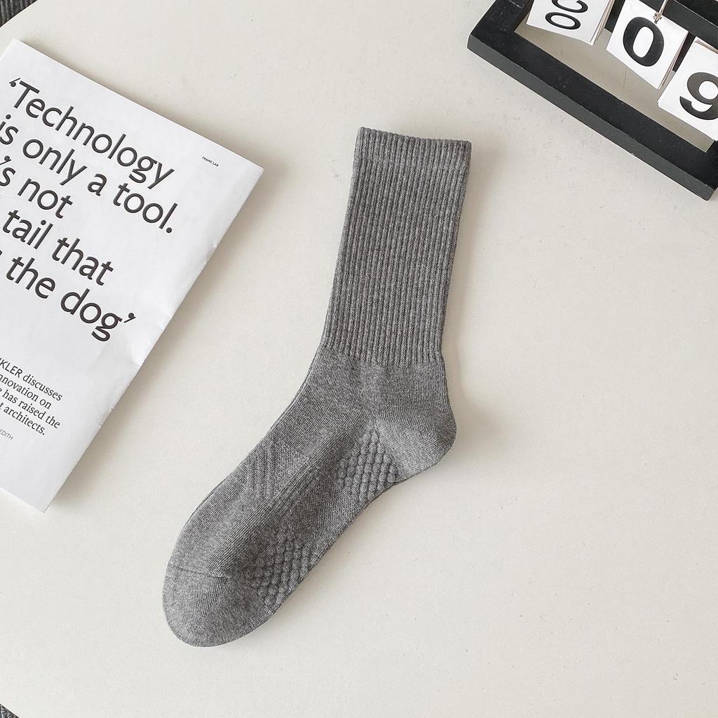 Men's Mid-Calf Cotton Socks, Fall/Winter, Solid Colors, Massage Sole, Breathable, Versatile Sports Style, Black and White.