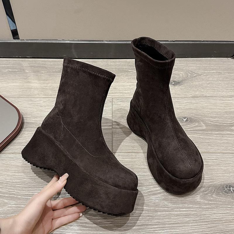 

Ботинки Мартин на толстой подошве, новые ретро короткие ботинки в британском стиле осень 2025 года, универсальные ботинки, увеличивающие рост и стройнящие 40 коричневый