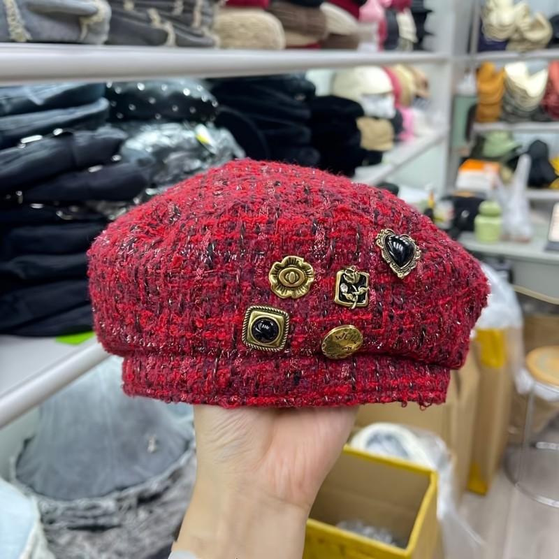 

Fashion Socialite Style Classic Style Metal Buttons Black Beret Women Thick Tweed Painter Cap Berets One Size червоний