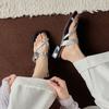 Mode NEU Sommer Damen Hausschuhe Eckige Zehenpartie Niedriger Absatz Schuh Spaltleder Schuhe für Damen Gekreuzter Riemen Schnalle Damen Sandalen Zehentrenner