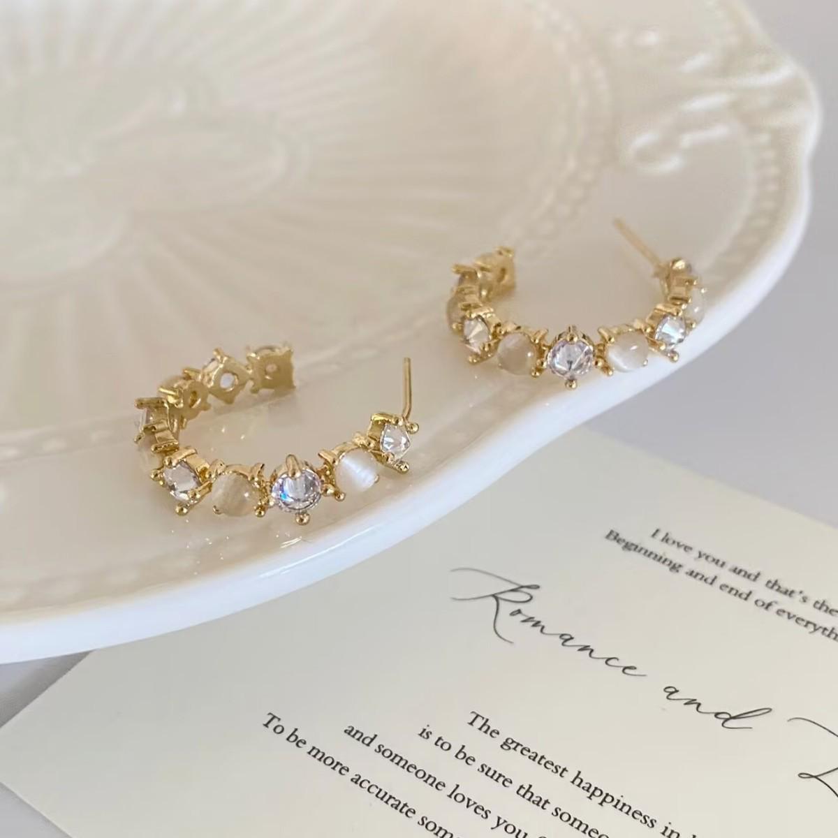French Cat s Eye Diamond-Studded C-Shape Earrings: Chic, Exquisite, and Versatile.