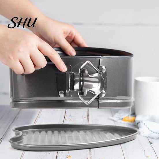 Non-Stick Baking Pan Heart Shaped Springform Food Grade BPA Free Heat-Resistant Reusable Microwave Safe Cheesecake Refrigerator Mold