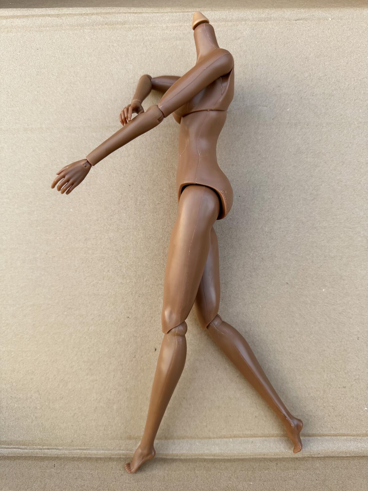 

Оригінальне тіло ляльки MENGFAN Версія 5 Кольори шкіри Кавово-коричневий Бежевий Білий 29 см 1/6 Запасне тіло для голів ляльок FR/IT