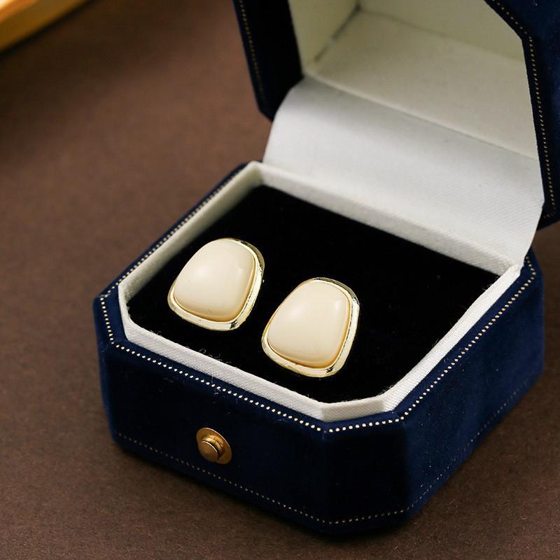 White Beige Enamel Trapezoidal Women's Stud Earrings Gold Color Metal Side Elegant Wedding Ear Jewelry 2026 New In Brincos