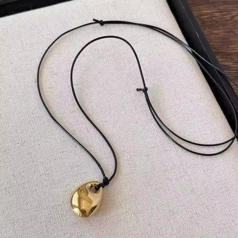 

Adjustable PU Leather Cord Necklace Irregular Bean Pendant Clavicle Chain Geometric Charm Neckchain Accessory