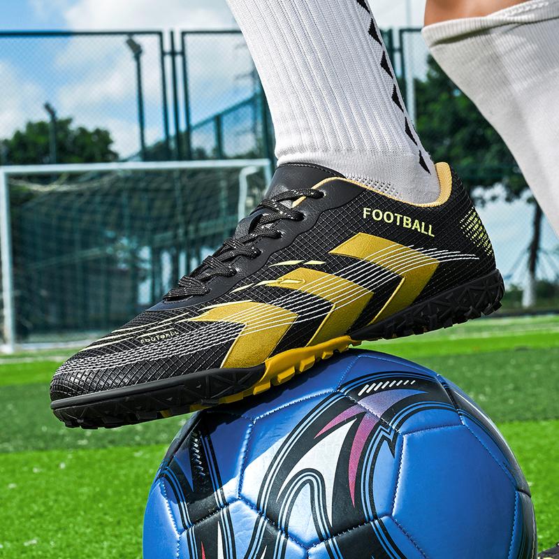New Men Soccer Shoes Indoor Football Boots High Ankle Outdoor Non-Slip Sports Shoes Ultralight High-quality Futsal Non-Slip