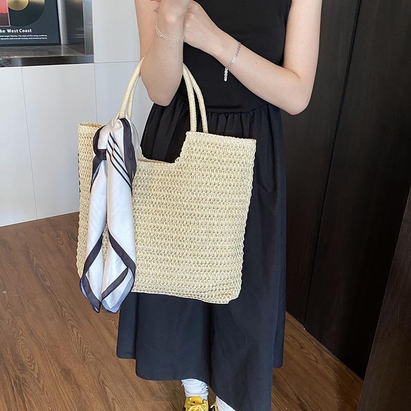 Summer woven bag women's large-capacity new niche design shoulder bag simple commuter bag