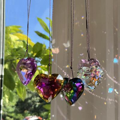 Carillons éoliens en cristal Ornements Cœur Amour Artisanat de fenêtre en cristal Pendentif suspendu pour jardin extérieur Carillons éoliens Pendentif arc-en-ciel