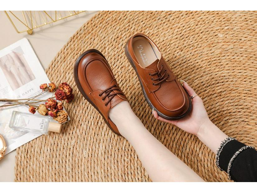Women's Cowhide Flat Dancing Shoes - Round Toe, Low Heel, Breathable, Versatile, Casual, Comfortable.