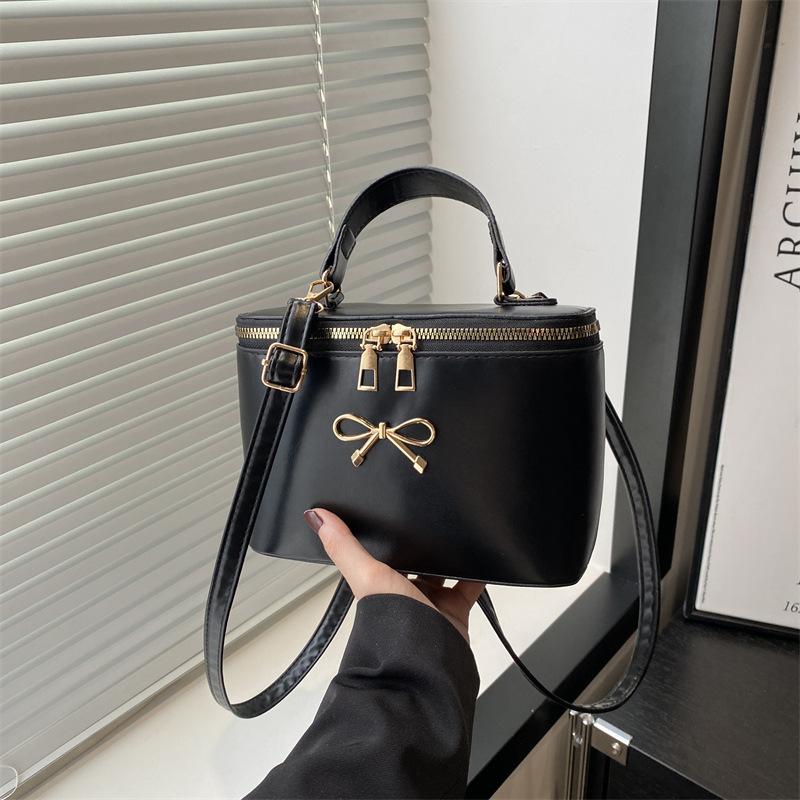 Spring New Retro Simple Fashion Handbag Box Bag Fashion Versatile Shoulder Bag Premium Messenger Bag