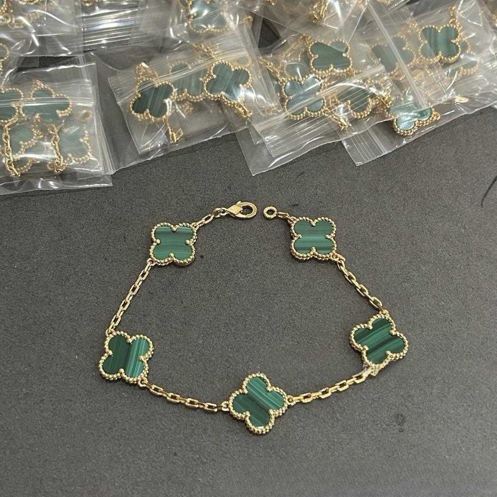 Hochwertiger roter Chalcedon Laser vierblättriges Kleeblatt fünfblütiges Armband 18K Roségold leichter Luxusschmuck Geschenk für Freundin