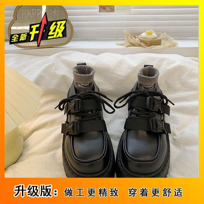 The little man is drunk! What a sweet and cool little leather shoe! Fried street platform locomotive short boots trendy single shoes