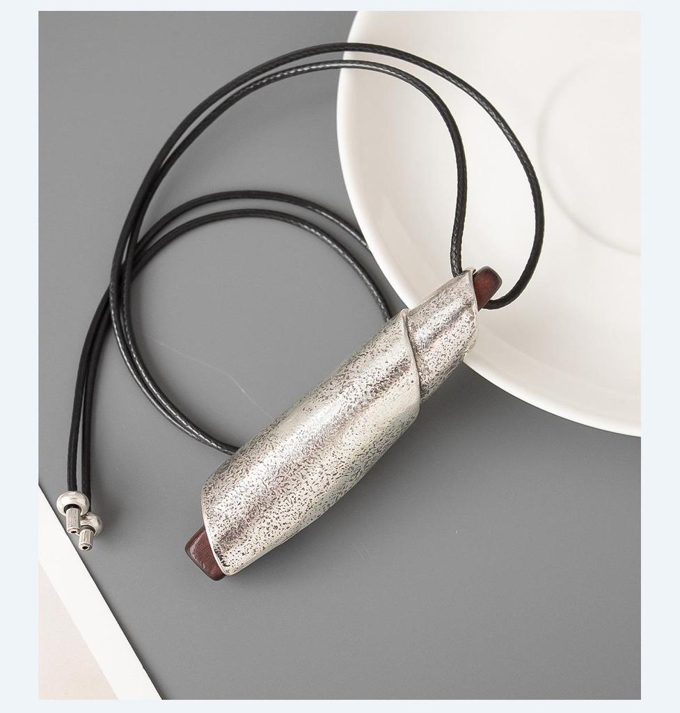 Vintage-inspirierte hölzerne Winterpfeifen-Halskette