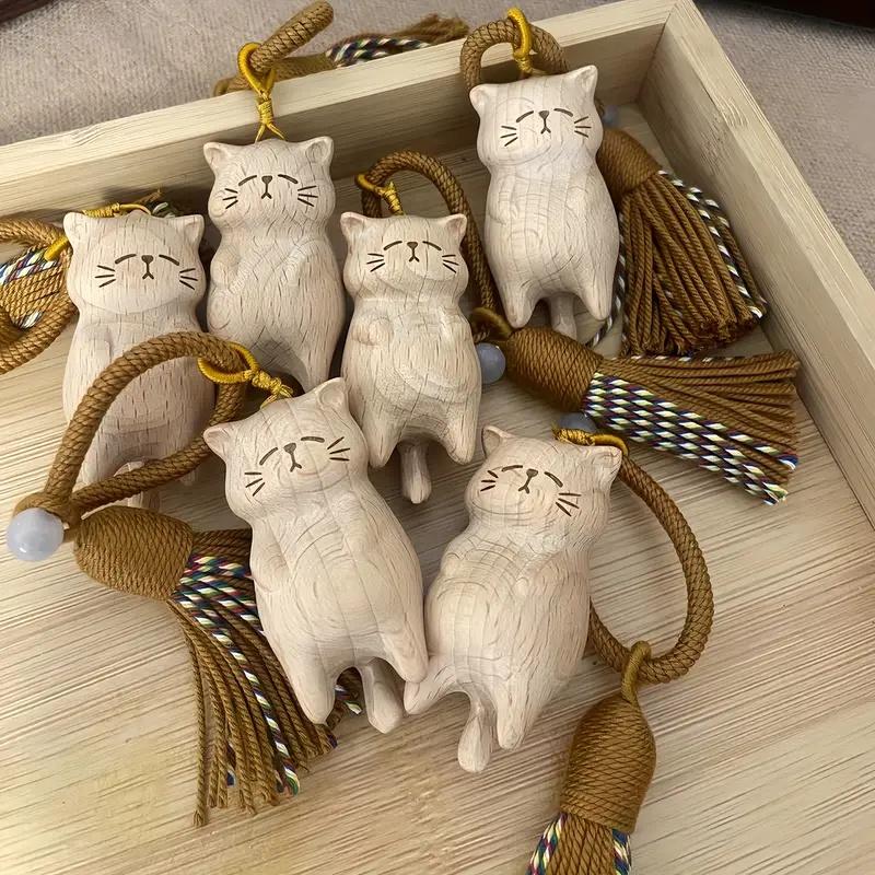 1Pc Handcrafted Wooden Cute Money Catching Cat Pendant Whimsical Animal Art for Bags Car Keys Festive Accessory Decoration