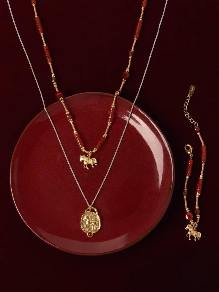 Red Agate Horse Pendant Necklace: Chic & Versatile Year of the Rat Design with Beaded Clavicle Chain