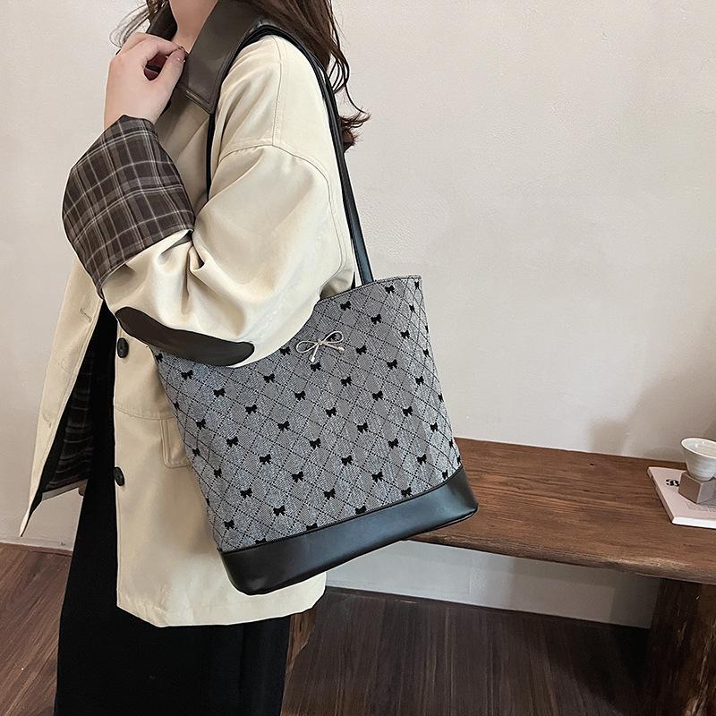 

Многофункциональная сумка через плечо в корейском стиле для женщин 2024 года, новая клетчатая переносная сумка-тоут, большой вместимости, повседневный рюкзак 31*15*29 чёрный