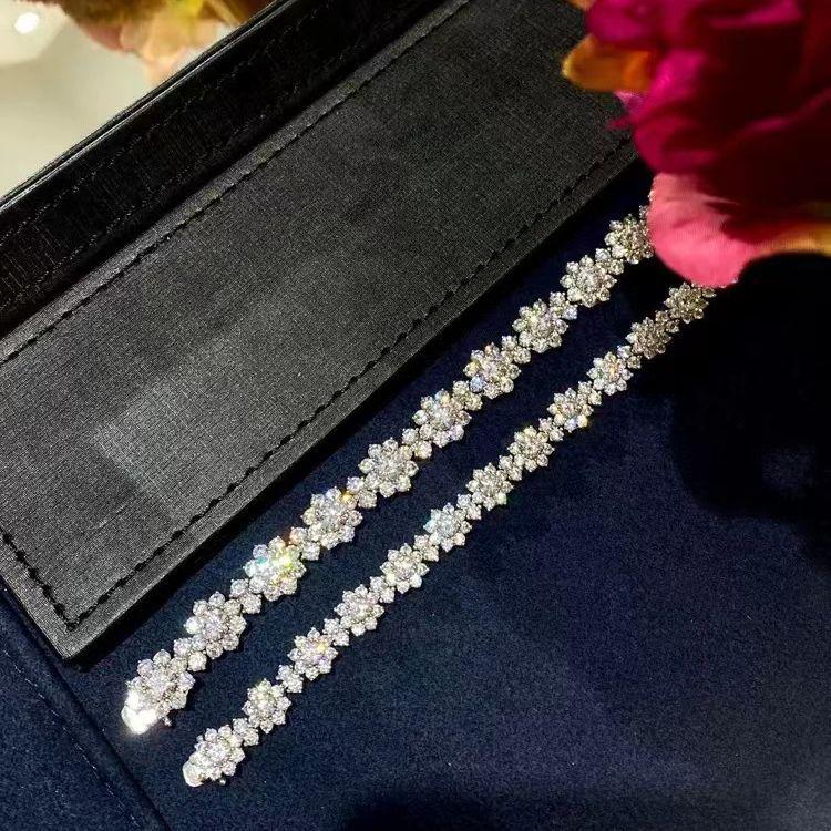 Hui Zhiyi S925 Silver Sunflower Bracelet: Luxurious Simulated Diamond Floral Design