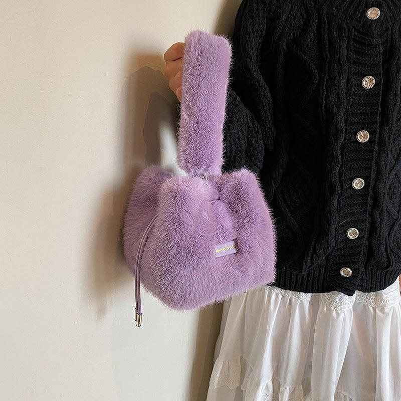 Plysjveske dame 2025 ny høst og vinter nisje lett luksus high-end håndveske skulder crossbody bøtteveske