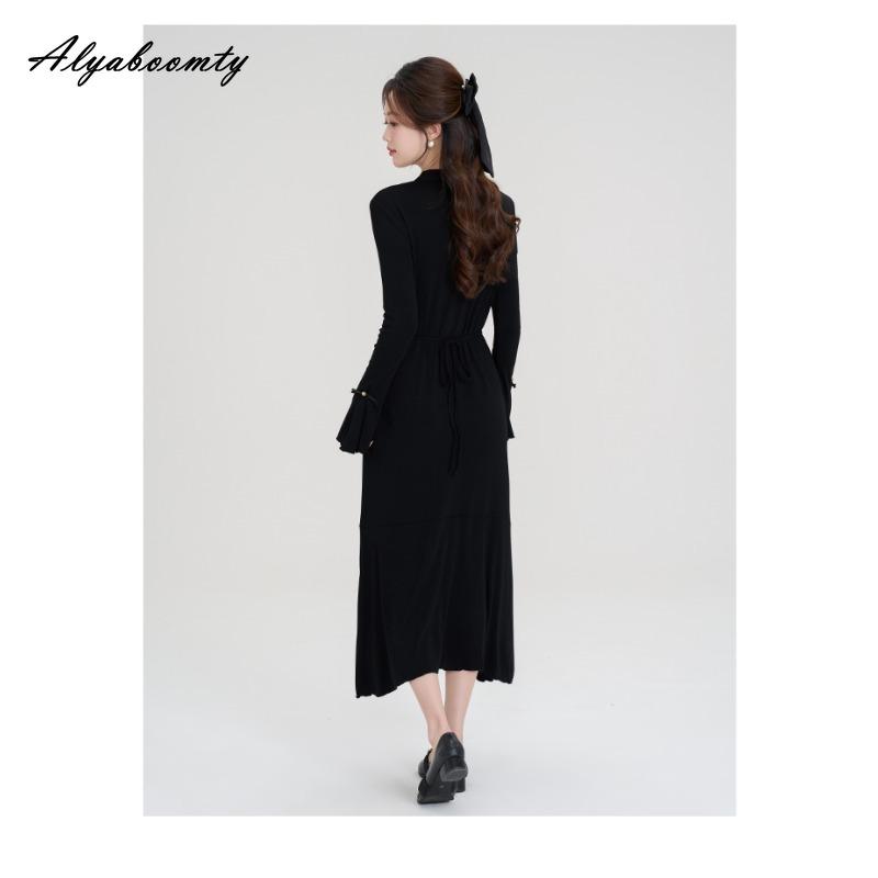 Vintage Chinesischer Stil Damen Schwarz Midi Pulloverkleid V-Ausschnitt Aushöhlen Strick Warm Unregelmäßiges Kleid Glockenärmel Gestricktes Warmes Kleid