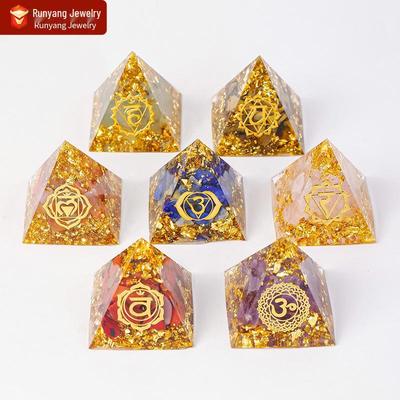Natürliches Kristall-Epoxid-Pyramiden-Ornament für die Wohn- oder Bürodekoration