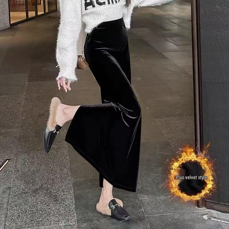 Black Gold Velvet High-Waist Midi Skirt with Slit - Retro Slimming Pencil Style for Autumn/Winter 2025